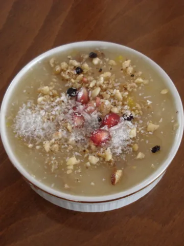 aşure, a photograph of the dish
