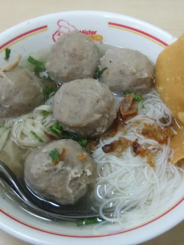 Bakso: Bakso served with rice vermicelli