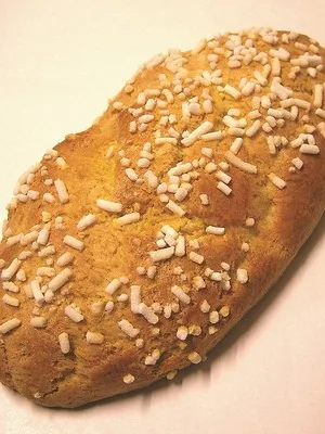 Bensone: Bensone, balsone o balsòn: dolce semplice tipico del modenese, composto da farina, uova, burro, zucchero e lievito