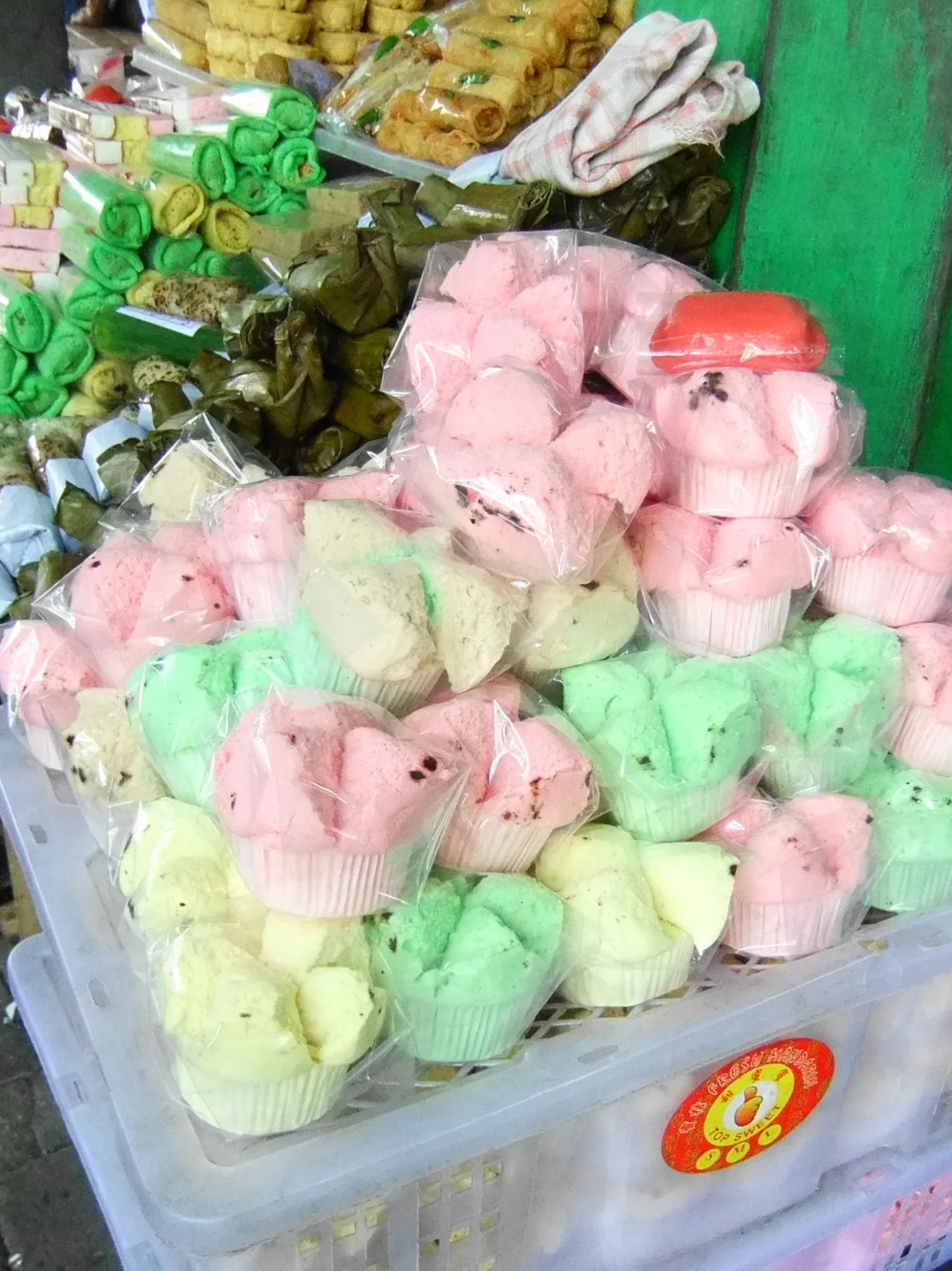 Bolu kukus: Kue bolu kukus, Pasar Bulu Semarang