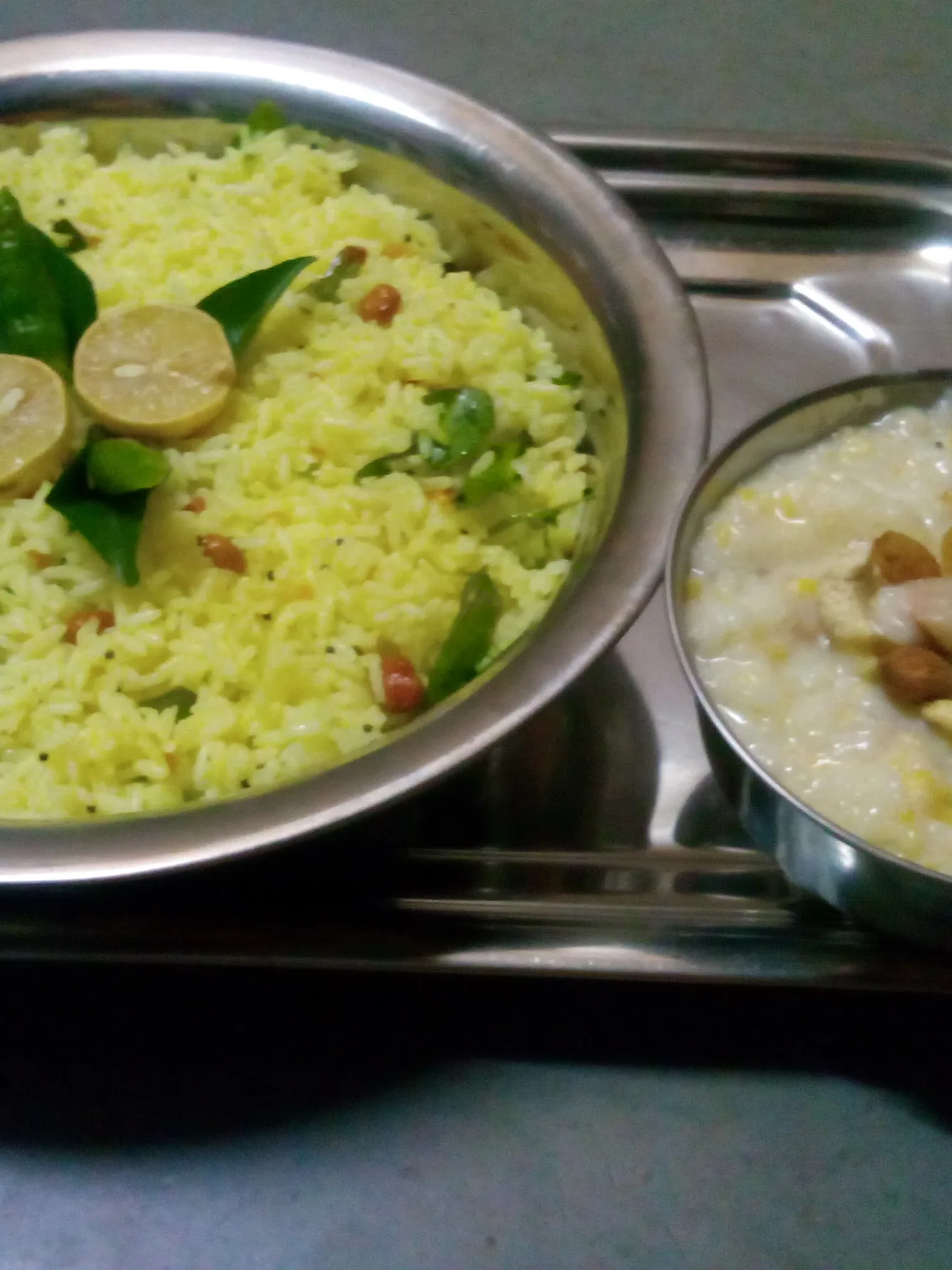 Chitranna: Chitranna is prepared with rice and lemon with nice blend of seeds and vegitables