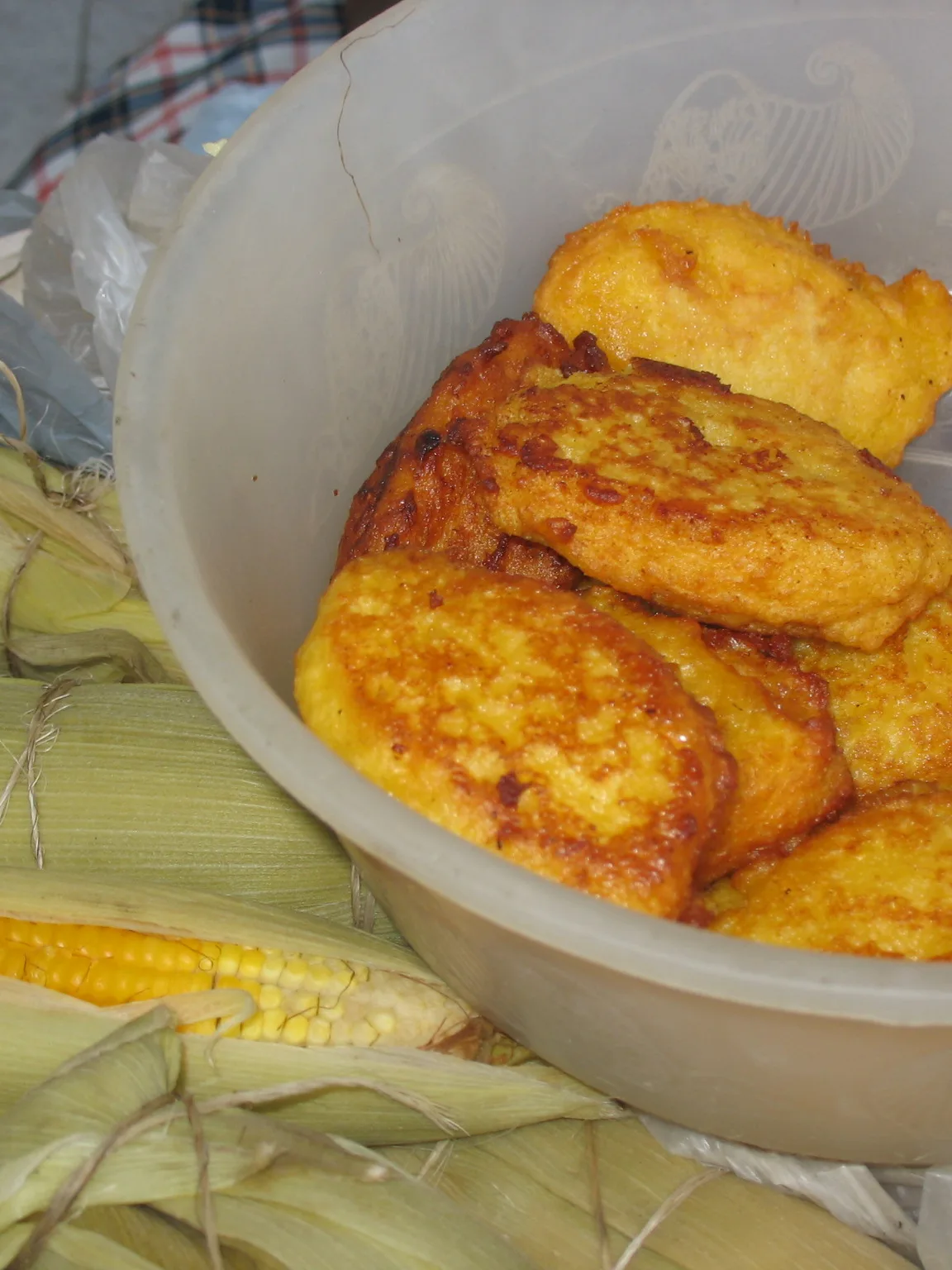corn fritter: Barranquilla maize buñuelos (sweet corn fritters)