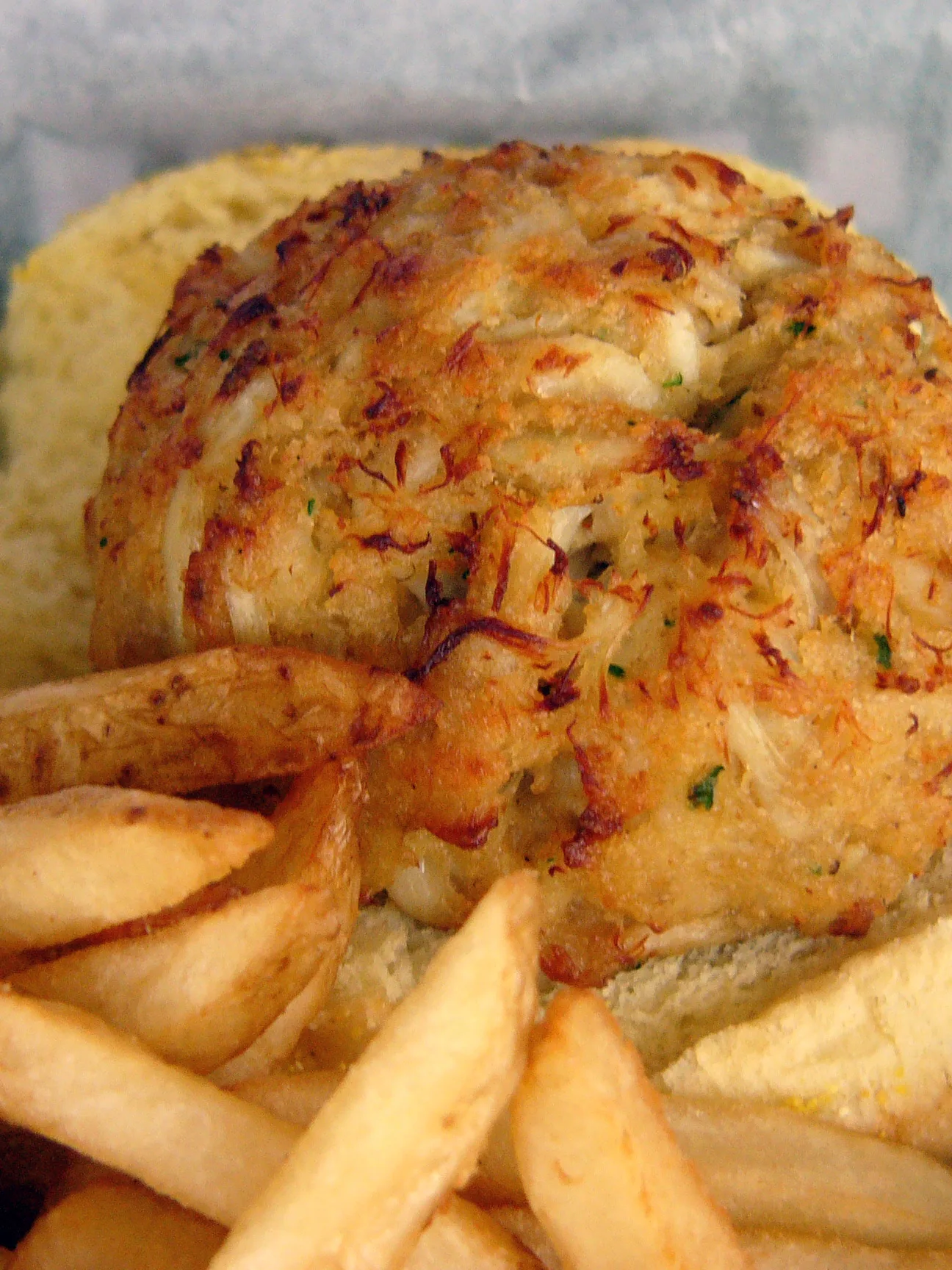 crab cake: A Delicious Crabcake at the Middleton Tavern