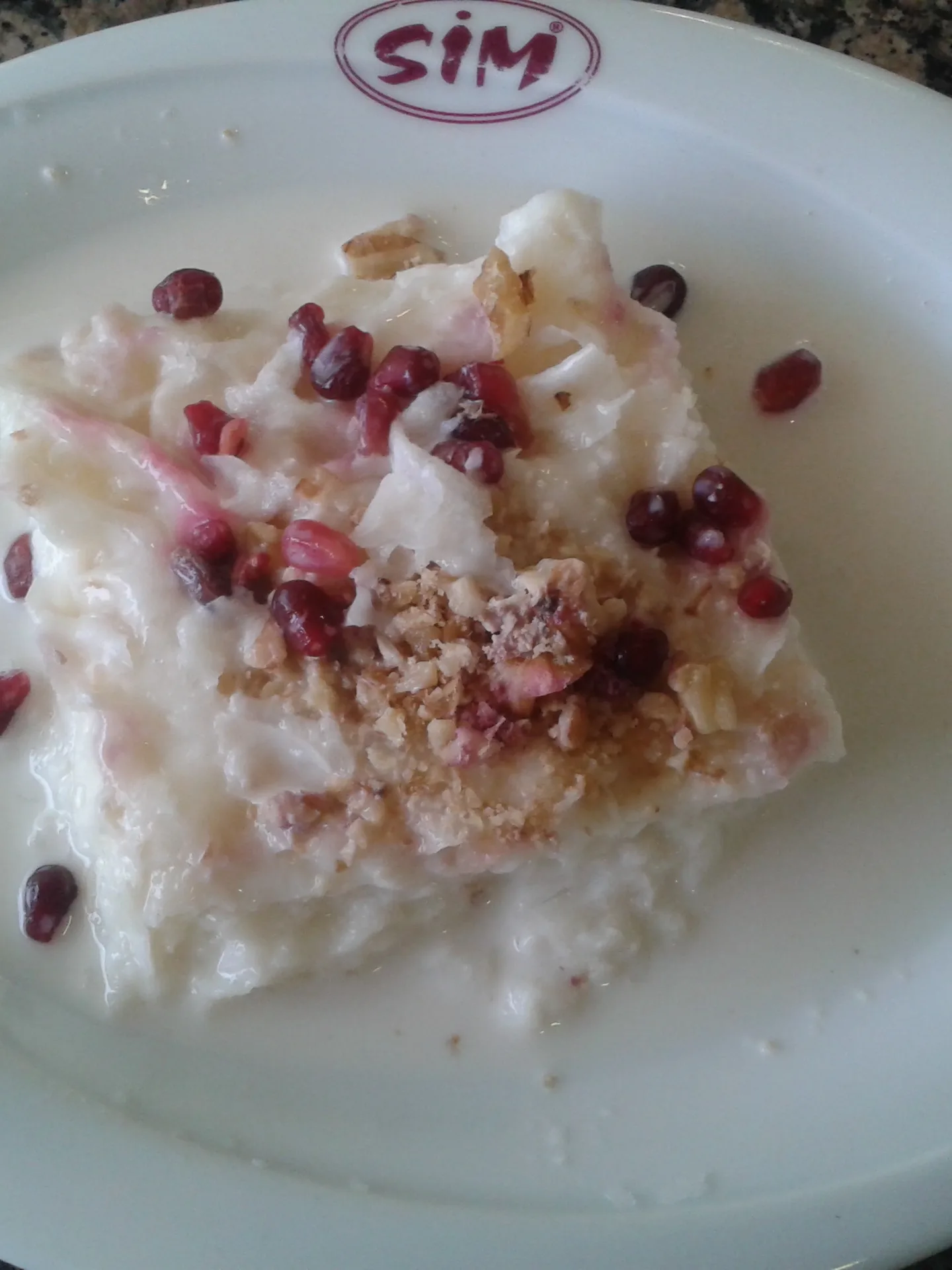 güllaç: Güllaç with pomegranate
