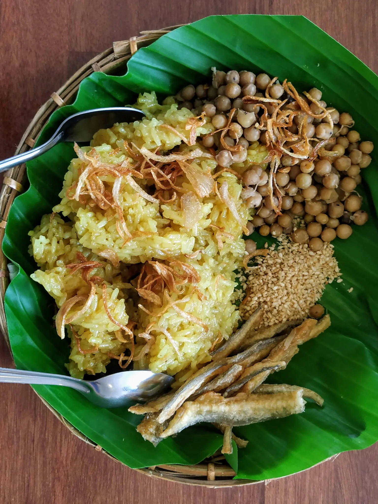 Hsi htamin: Burmese traditional snack food Oiled Glutinous Rice with boiled beans and fried dragon-fish