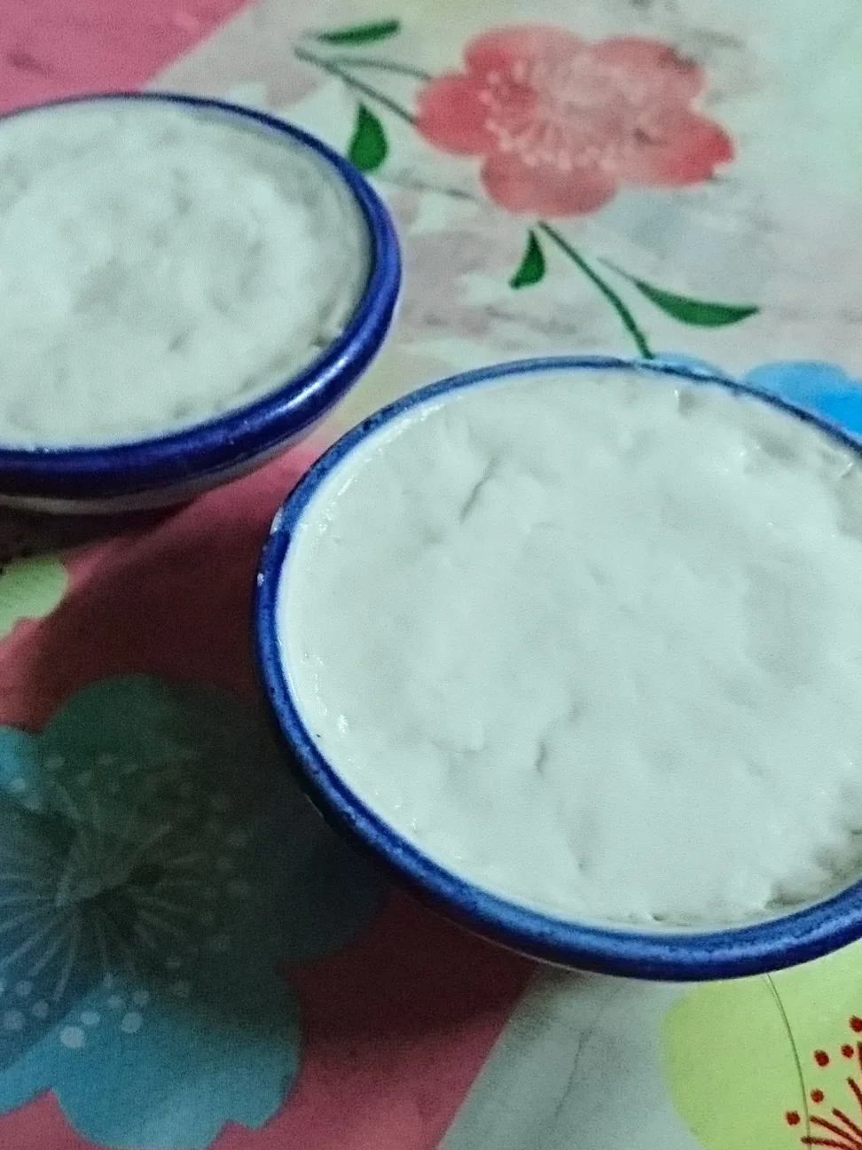 Khanom thuai: A pair of khanom thuai talai , a Thai sweet/dessert