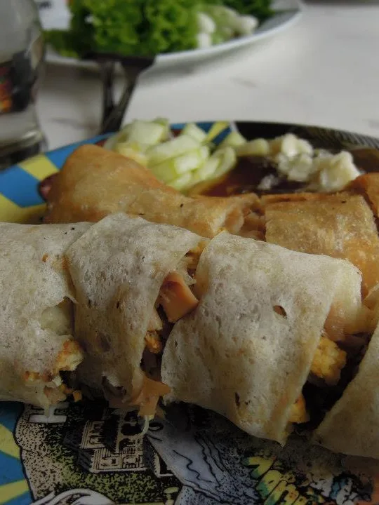lumpia Semarang: Lumpia (juga ditulis: Lunpia / Loenpia) Gang Lombok Semarang