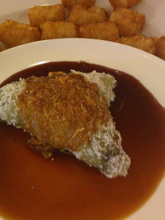 lupis: Sticky rice served with brown sugar