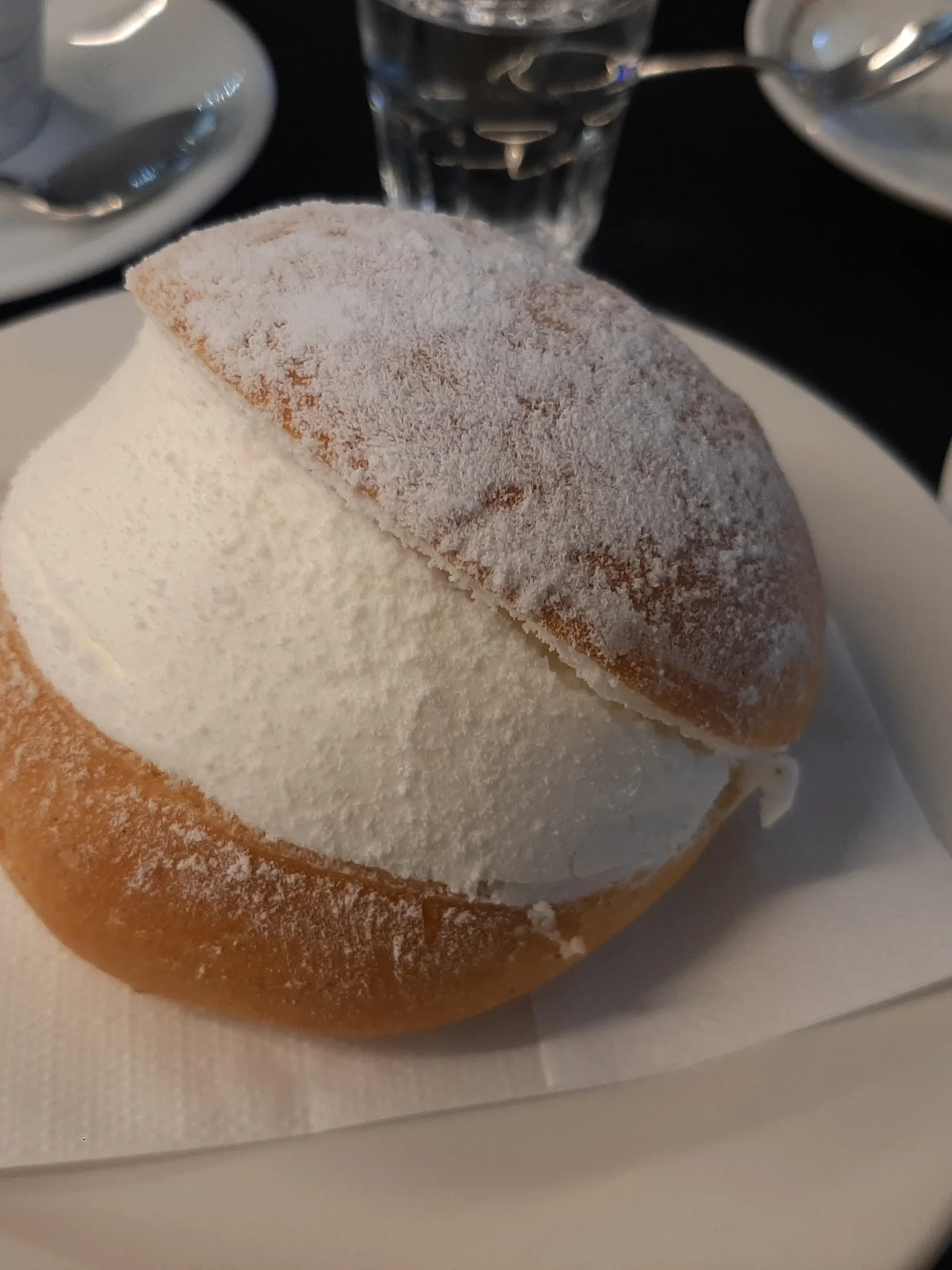 maritozzo: Maritozzo presso Caffè delle colline, Reggio Emilia