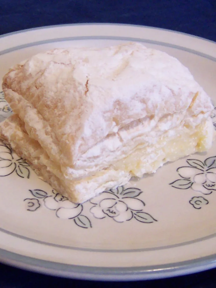 Miguelitos, a photograph of the dish
