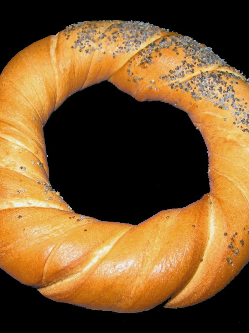 Obwarzanek krakowski: Obwarzanek krakowski with poppy seeds