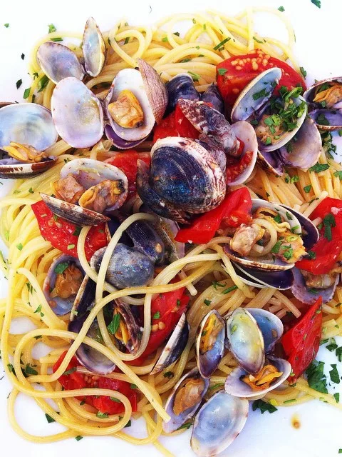 spaghetti alle vongole: Spaghetti with clams (Alassio, Italy)