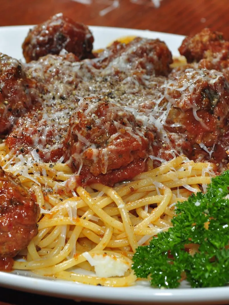 spaghetti with meatballs: Spaghetti and meatballs