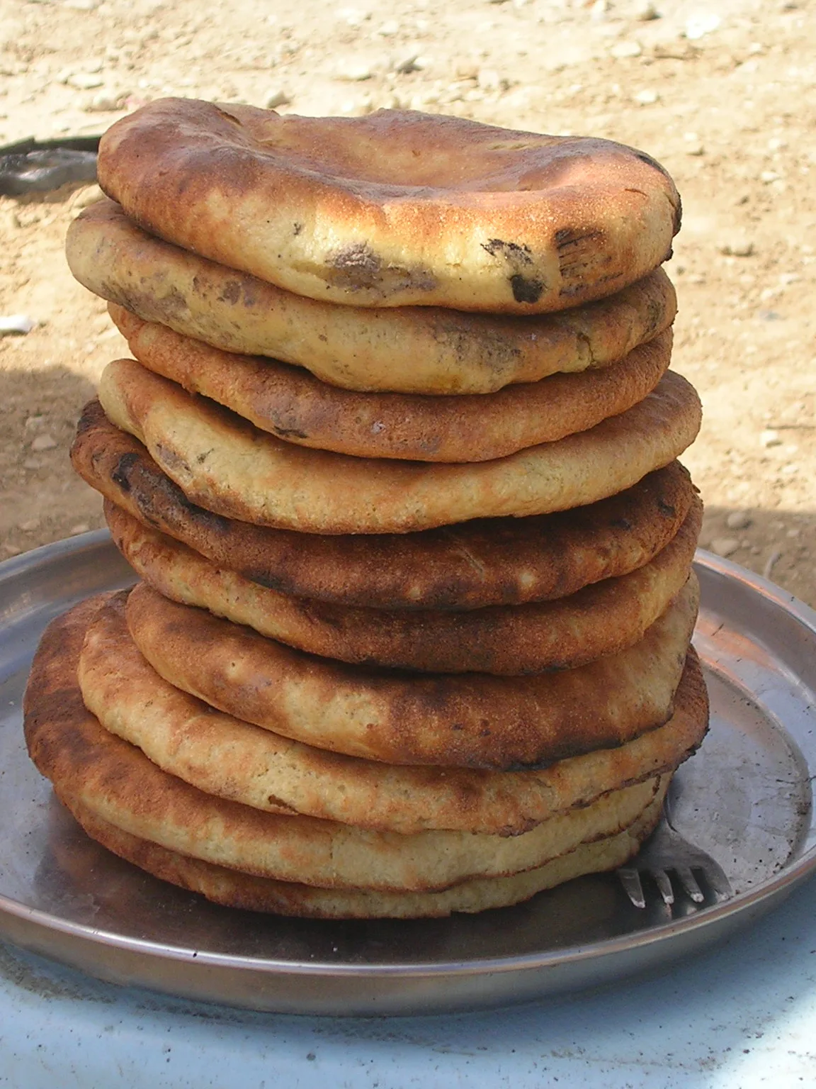 Tabouna bread: Tabouna photographié sur la route de Kairouan