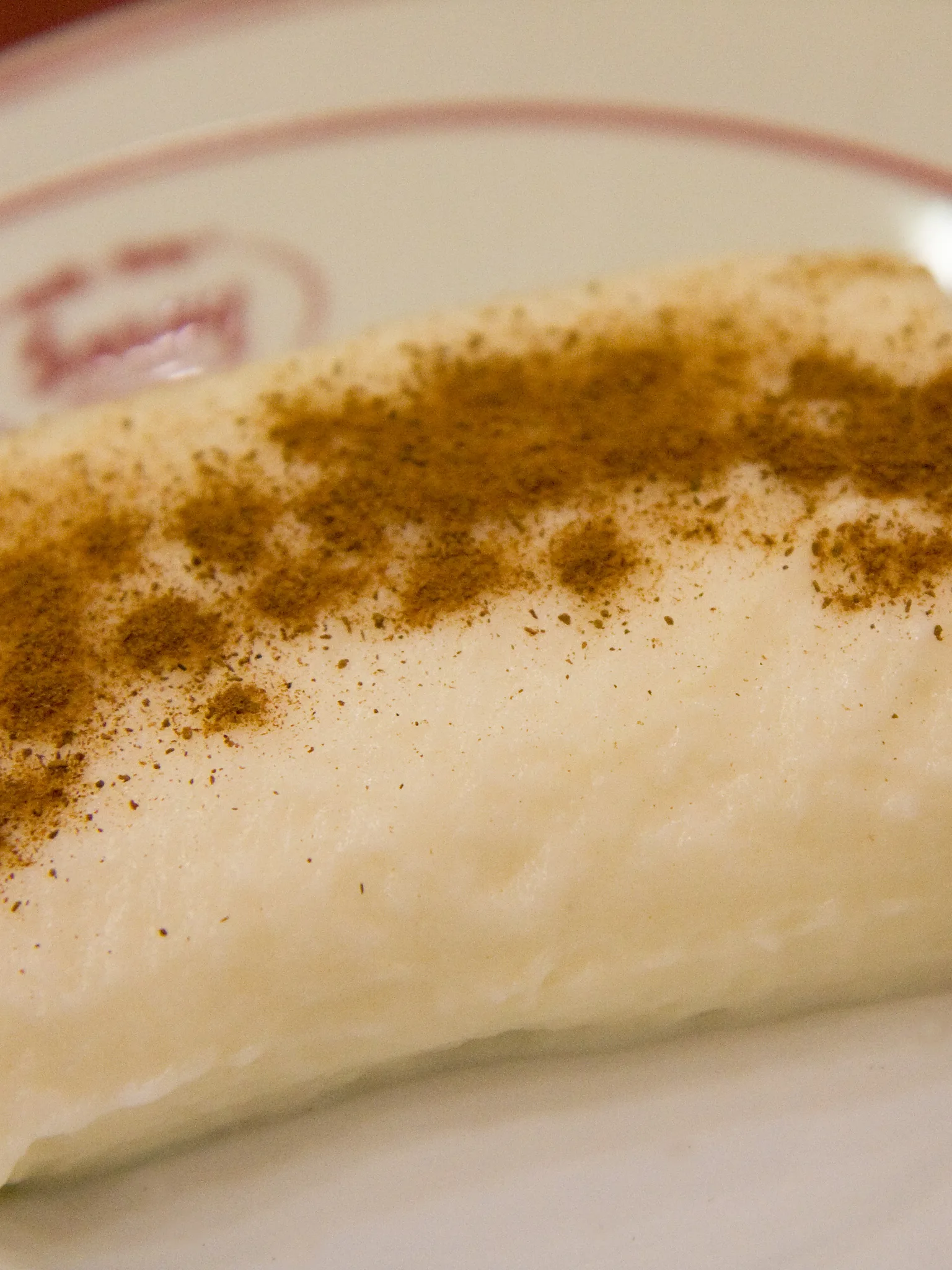 tavukgöğsü: A sweet, gelatinous, milk pudding dessert quite similar to kazandibi, to which very thinly peeled chicken breast is added to give a chewy texture