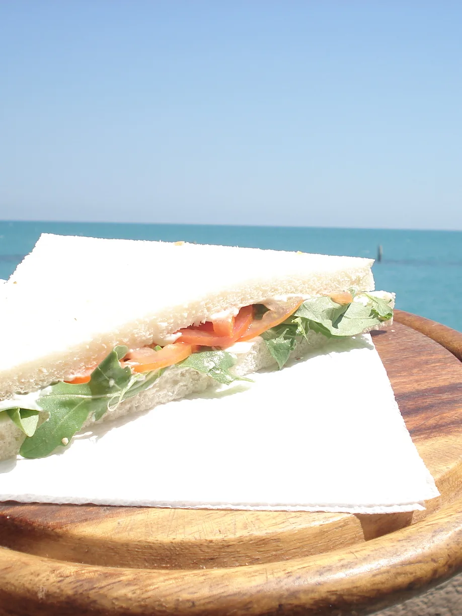 Tramezzino: eating the sky